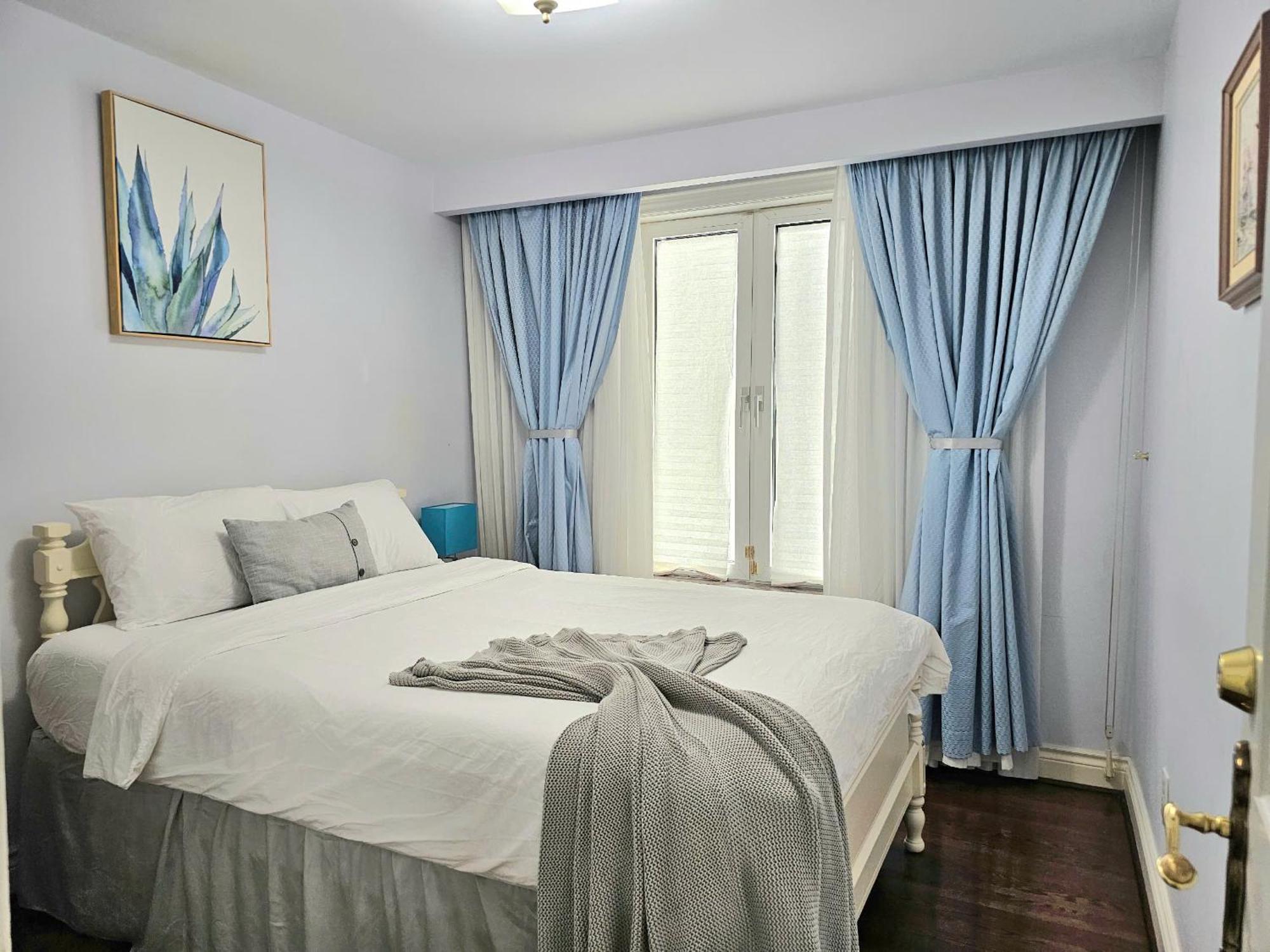 A Home Away Торонто Екстериор снимка